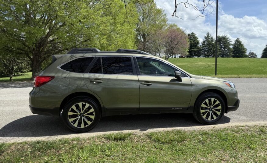 Gorgeous 2017 Subaru Outback 3.6R Limited          <a href='http://www.carfax.com/VehicleHistory/p/Report.cfx?partner=DVW_1&vin=4S4BSENCXH3222988'><img src='http://www.carfaxonline.com/assets/subscriber/carfax_free_button.gif' width='120' height='49' border='0'></a>