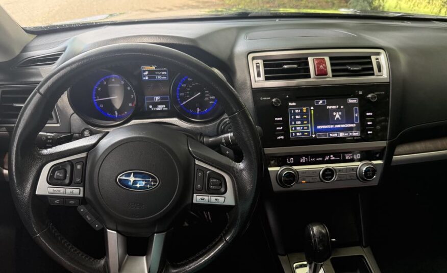 2017 Subaru Outback 2.5i Limited                <a href='http://www.carfax.com/VehicleHistory/p/Report.cfx?partner=DVW_1&vin=4S4BSANC2H3283339'><img src='http://www.carfaxonline.com/assets/subscriber/carfax_free_button.gif' width='120' height='49' border='0'></a>