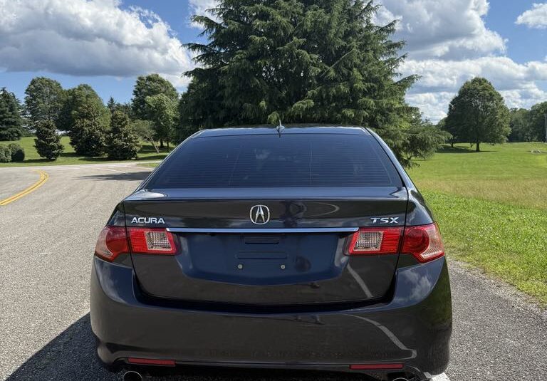 2013 Acura TSX           <a href='http://www.carfax.com/VehicleHistory/p/Report.cfx?partner=DVW_1&vin=JH4CU2F60DC014119'><img src='http://www.carfaxonline.com/assets/subscriber/carfax_free_button.gif' width='120' height='49' border='0'></a>