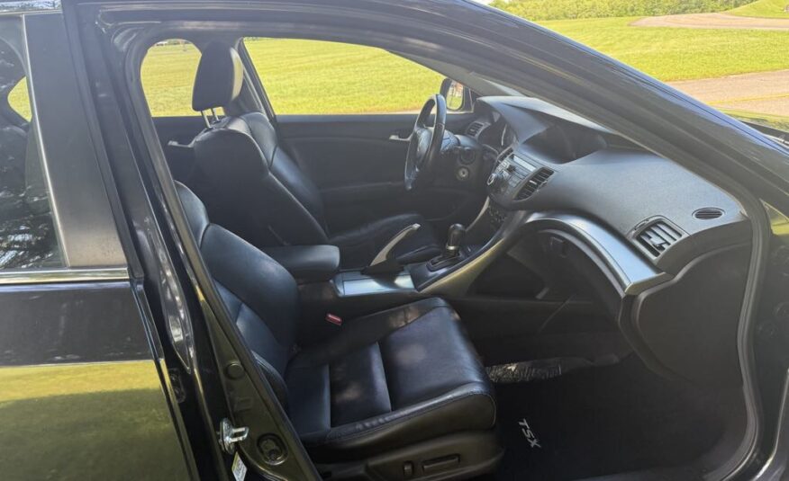 2013 Acura TSX           <a href='http://www.carfax.com/VehicleHistory/p/Report.cfx?partner=DVW_1&vin=JH4CU2F60DC014119'><img src='http://www.carfaxonline.com/assets/subscriber/carfax_free_button.gif' width='120' height='49' border='0'></a>
