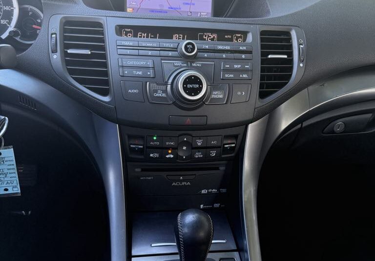2013 Acura TSX           <a href='http://www.carfax.com/VehicleHistory/p/Report.cfx?partner=DVW_1&vin=JH4CU2F60DC014119'><img src='http://www.carfaxonline.com/assets/subscriber/carfax_free_button.gif' width='120' height='49' border='0'></a>