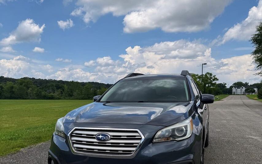 2017 Subaru Outback 2.5i Limited                <a href='http://www.carfax.com/VehicleHistory/p/Report.cfx?partner=DVW_1&vin=4S4BSANC2H3283339'><img src='http://www.carfaxonline.com/assets/subscriber/carfax_free_button.gif' width='120' height='49' border='0'></a>