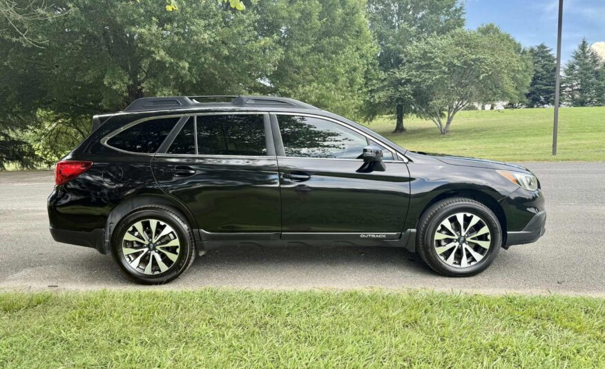 2016 Subaru Outback 2.5i Limited   <a href='http://www.carfax.com/VehicleHistory/p/Report.cfx?partner=DVW_1&vin=4S4BSBNC9G3339815'><img src='http://www.carfaxonline.com/assets/subscriber/carfax_free_button.gif' width='120' height='49' border='0'></a>