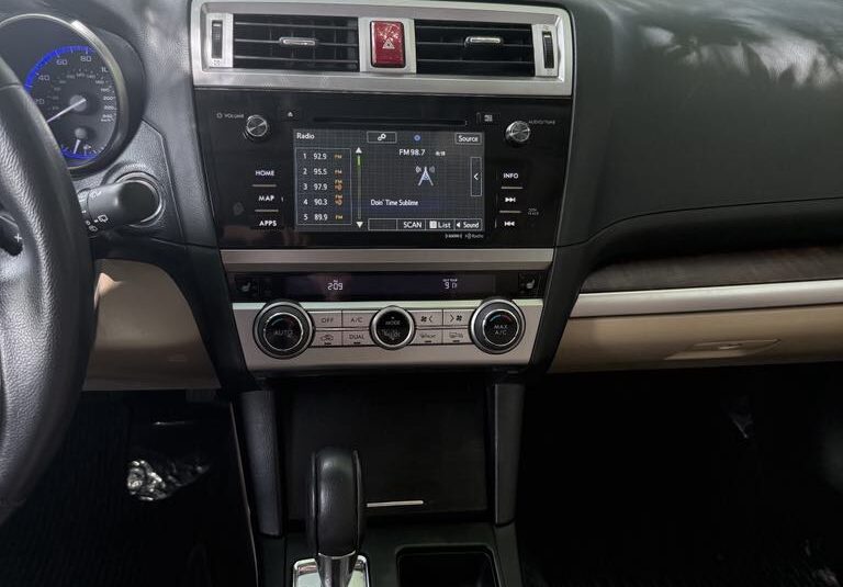 2015 Subaru Outback 2.5i Limited      <a href='http://www.carfax.com/VehicleHistory/p/Report.cfx?partner=DVW_1&vin=4S4BSBNC9F3286306'><img src='http://www.carfaxonline.com/assets/subscriber/carfax_free_button.gif' width='120' height='49' border='0'></a>