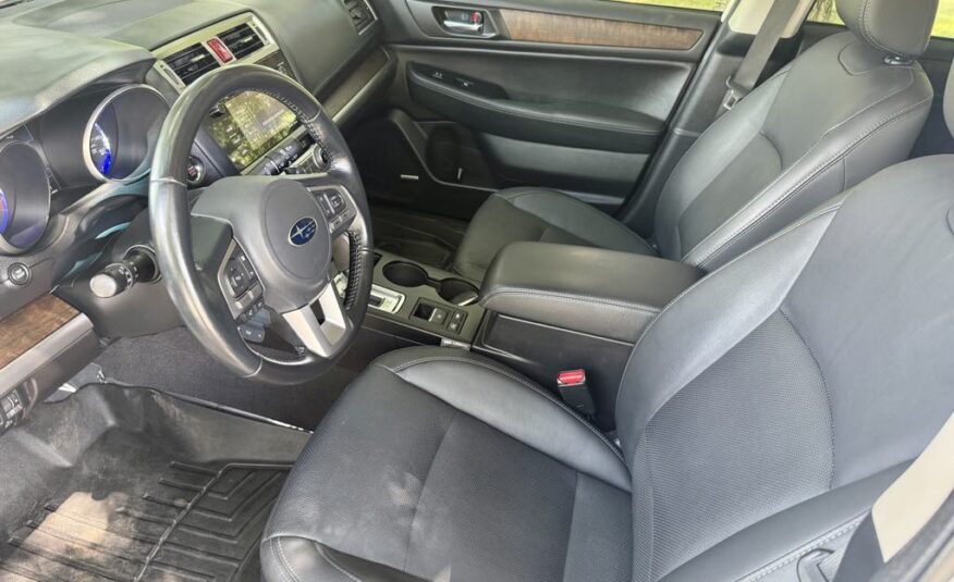 2016 Subaru Outback 3.6r Limited  <a href='http://www.carfax.com/VehicleHistory/p/Report.cfx?partner=DVW_1&vin=4S4BSENC5G3288153'><img src='http://www.carfaxonline.com/assets/subscriber/carfax_free_button.gif' width='120' height='49' border='0'></a>