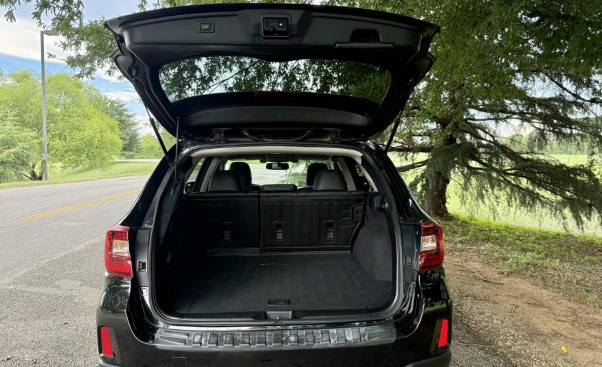 2016 Subaru Outback 2.5i Limited   <a href='http://www.carfax.com/VehicleHistory/p/Report.cfx?partner=DVW_1&vin=4S4BSBNC9G3339815'><img src='http://www.carfaxonline.com/assets/subscriber/carfax_free_button.gif' width='120' height='49' border='0'></a>