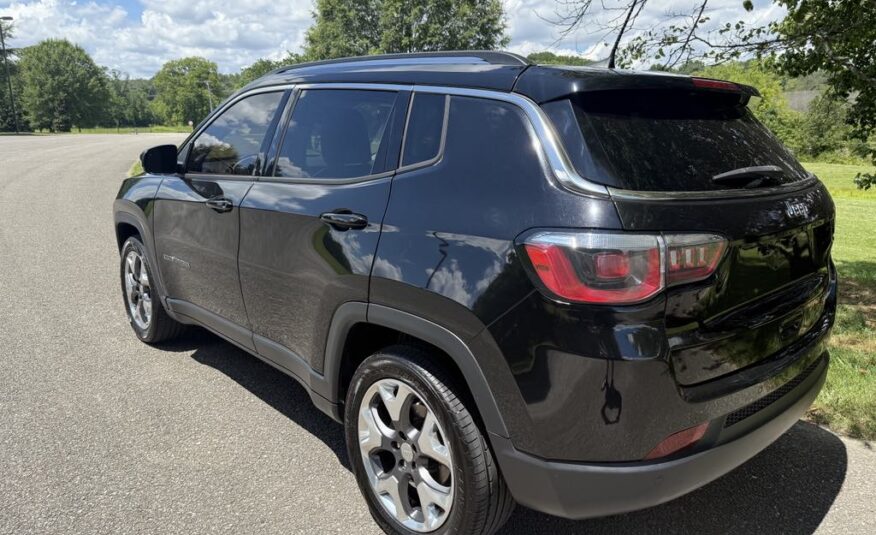 2018 JEEP Compass Limited           <a href='http://www.carfax.com/VehicleHistory/p/Report.cfx?partner=DVW_1&vin=3C4NJCCB9JT487155'><img src='http://www.carfaxonline.com/assets/subscriber/carfax_free_button.gif' width='120' height='49' border='0'></a>