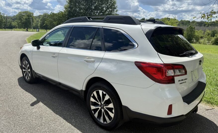 2016 Subaru Outback 3.6r Limited  <a href='http://www.carfax.com/VehicleHistory/p/Report.cfx?partner=DVW_1&vin=4S4BSENC5G3288153'><img src='http://www.carfaxonline.com/assets/subscriber/carfax_free_button.gif' width='120' height='49' border='0'></a>