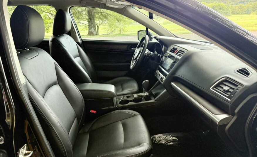 2016 Subaru Outback 2.5i Limited   <a href='http://www.carfax.com/VehicleHistory/p/Report.cfx?partner=DVW_1&vin=4S4BSBNC9G3339815'><img src='http://www.carfaxonline.com/assets/subscriber/carfax_free_button.gif' width='120' height='49' border='0'></a>