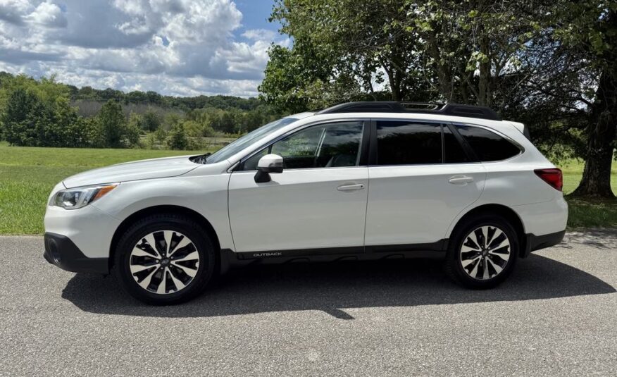 2016 Subaru Outback 3.6r Limited  <a href='http://www.carfax.com/VehicleHistory/p/Report.cfx?partner=DVW_1&vin=4S4BSENC5G3288153'><img src='http://www.carfaxonline.com/assets/subscriber/carfax_free_button.gif' width='120' height='49' border='0'></a>