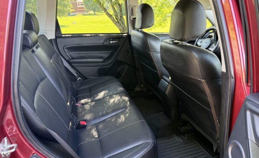 2017 Subaru Forester 2.5i Touring   <a href='http://www.carfax.com/VehicleHistory/p/Report.cfx?partner=DVW_1&vin=JF2SJAWC2HH555902'><img src='http://www.carfaxonline.com/assets/subscriber/carfax_free_button.gif' width='120' height='49' border='0'></a>