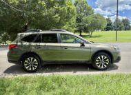 2015 Subaru Outback 2.5i Limited      <a href='http://www.carfax.com/VehicleHistory/p/Report.cfx?partner=DVW_1&vin=4S4BSBNC9F3286306'><img src='http://www.carfaxonline.com/assets/subscriber/carfax_free_button.gif' width='120' height='49' border='0'></a>