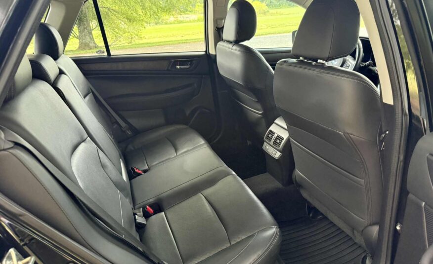 2016 Subaru Outback 2.5i Limited   <a href='http://www.carfax.com/VehicleHistory/p/Report.cfx?partner=DVW_1&vin=4S4BSBNC9G3339815'><img src='http://www.carfaxonline.com/assets/subscriber/carfax_free_button.gif' width='120' height='49' border='0'></a>