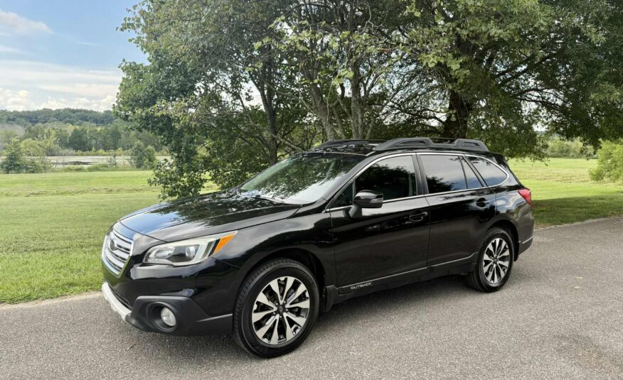 2016 Subaru Outback 2.5i Limited   <a href='http://www.carfax.com/VehicleHistory/p/Report.cfx?partner=DVW_1&vin=4S4BSBNC9G3339815'><img src='http://www.carfaxonline.com/assets/subscriber/carfax_free_button.gif' width='120' height='49' border='0'></a>