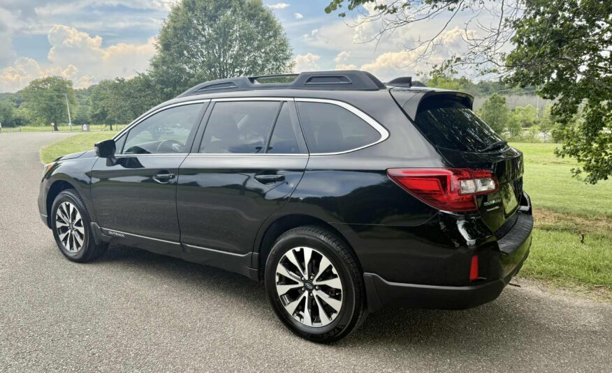 2016 Subaru Outback 2.5i Limited   <a href='http://www.carfax.com/VehicleHistory/p/Report.cfx?partner=DVW_1&vin=4S4BSBNC9G3339815'><img src='http://www.carfaxonline.com/assets/subscriber/carfax_free_button.gif' width='120' height='49' border='0'></a>