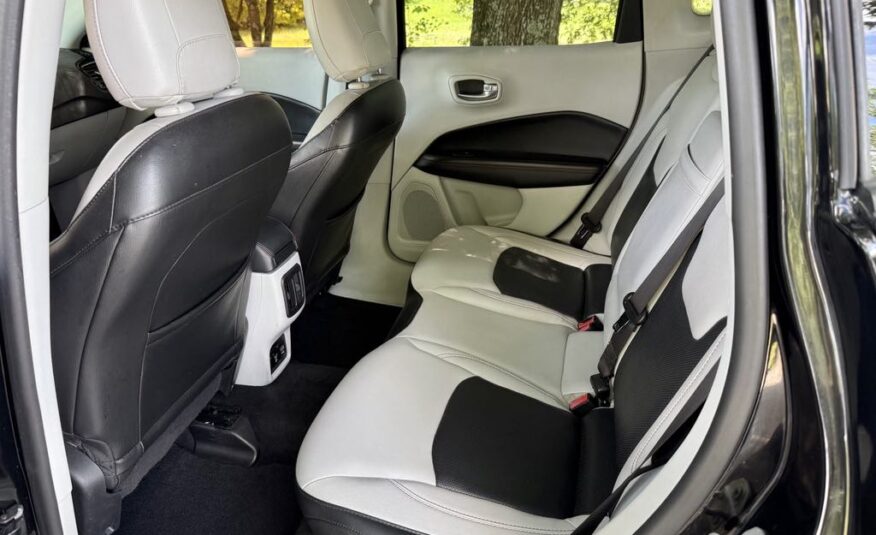 2018 JEEP Compass Limited           <a href='http://www.carfax.com/VehicleHistory/p/Report.cfx?partner=DVW_1&vin=3C4NJCCB9JT487155'><img src='http://www.carfaxonline.com/assets/subscriber/carfax_free_button.gif' width='120' height='49' border='0'></a>