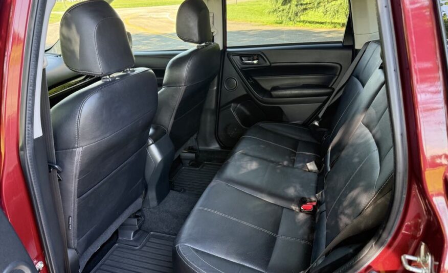 2017 Subaru Forester 2.5i Touring   <a href='http://www.carfax.com/VehicleHistory/p/Report.cfx?partner=DVW_1&vin=JF2SJAWC2HH555902'><img src='http://www.carfaxonline.com/assets/subscriber/carfax_free_button.gif' width='120' height='49' border='0'></a>