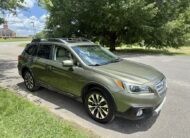2015 Subaru Outback 2.5i Limited      <a href='http://www.carfax.com/VehicleHistory/p/Report.cfx?partner=DVW_1&vin=4S4BSBNC9F3286306'><img src='http://www.carfaxonline.com/assets/subscriber/carfax_free_button.gif' width='120' height='49' border='0'></a>