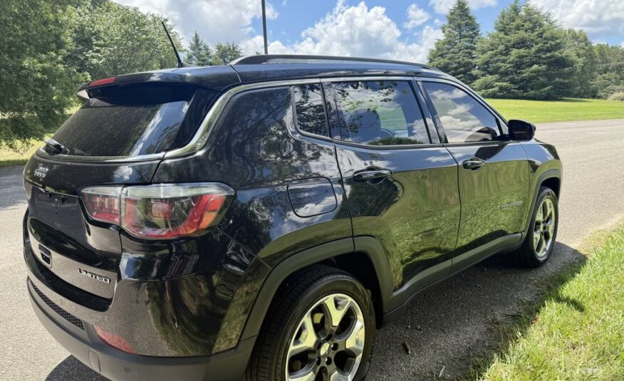 2018 JEEP Compass Limited           <a href='http://www.carfax.com/VehicleHistory/p/Report.cfx?partner=DVW_1&vin=3C4NJCCB9JT487155'><img src='http://www.carfaxonline.com/assets/subscriber/carfax_free_button.gif' width='120' height='49' border='0'></a>