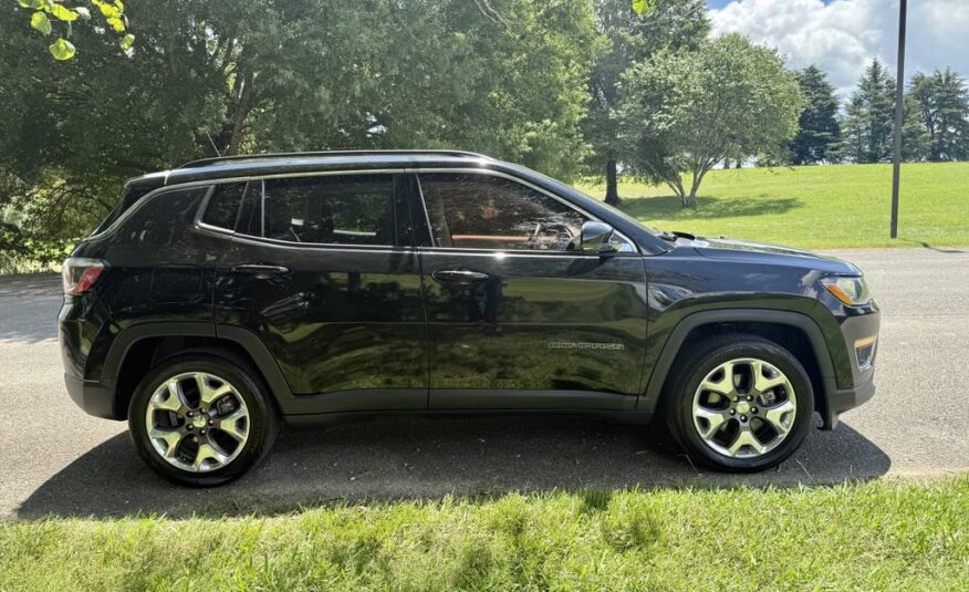 2018 JEEP Compass Limited           <a href='http://www.carfax.com/VehicleHistory/p/Report.cfx?partner=DVW_1&vin=3C4NJCCB9JT487155'><img src='http://www.carfaxonline.com/assets/subscriber/carfax_free_button.gif' width='120' height='49' border='0'></a>