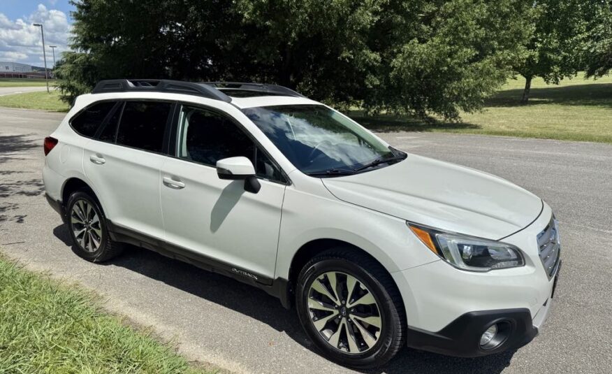 2016 Subaru Outback 3.6r Limited  <a href='http://www.carfax.com/VehicleHistory/p/Report.cfx?partner=DVW_1&vin=4S4BSENC5G3288153'><img src='http://www.carfaxonline.com/assets/subscriber/carfax_free_button.gif' width='120' height='49' border='0'></a>