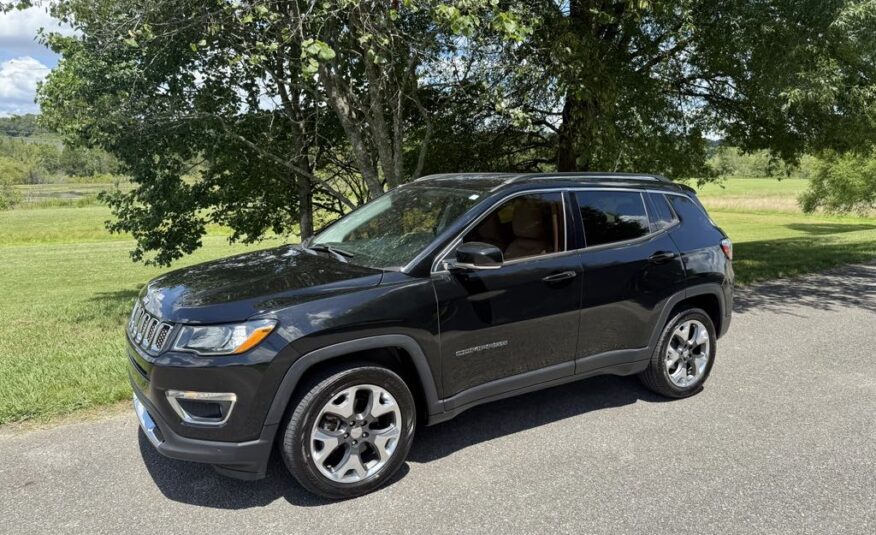 2018 JEEP Compass Limited           <a href='http://www.carfax.com/VehicleHistory/p/Report.cfx?partner=DVW_1&vin=3C4NJCCB9JT487155'><img src='http://www.carfaxonline.com/assets/subscriber/carfax_free_button.gif' width='120' height='49' border='0'></a>