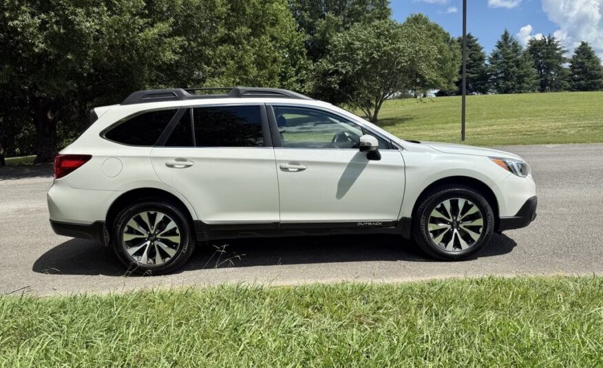 2016 Subaru Outback 3.6r Limited  <a href='http://www.carfax.com/VehicleHistory/p/Report.cfx?partner=DVW_1&vin=4S4BSENC5G3288153'><img src='http://www.carfaxonline.com/assets/subscriber/carfax_free_button.gif' width='120' height='49' border='0'></a>