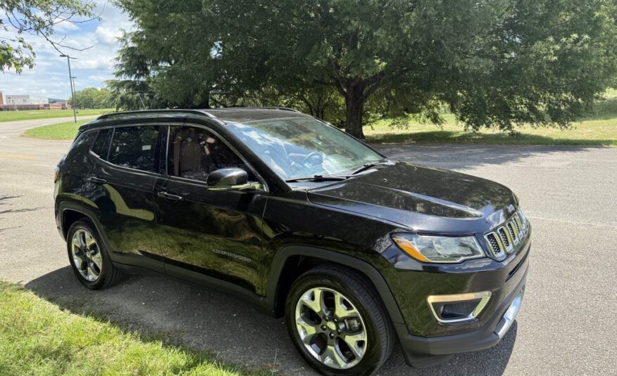 2018 JEEP Compass Limited           <a href='http://www.carfax.com/VehicleHistory/p/Report.cfx?partner=DVW_1&vin=3C4NJCCB9JT487155'><img src='http://www.carfaxonline.com/assets/subscriber/carfax_free_button.gif' width='120' height='49' border='0'></a>