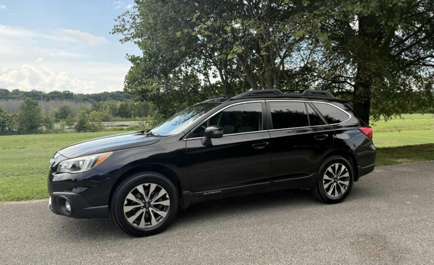 2016 Subaru Outback 2.5i Limited   <a href='http://www.carfax.com/VehicleHistory/p/Report.cfx?partner=DVW_1&vin=4S4BSBNC9G3339815'><img src='http://www.carfaxonline.com/assets/subscriber/carfax_free_button.gif' width='120' height='49' border='0'></a>