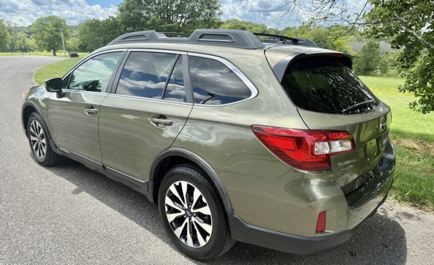 2015 Subaru Outback 2.5i Limited      <a href='http://www.carfax.com/VehicleHistory/p/Report.cfx?partner=DVW_1&vin=4S4BSBNC9F3286306'><img src='http://www.carfaxonline.com/assets/subscriber/carfax_free_button.gif' width='120' height='49' border='0'></a>