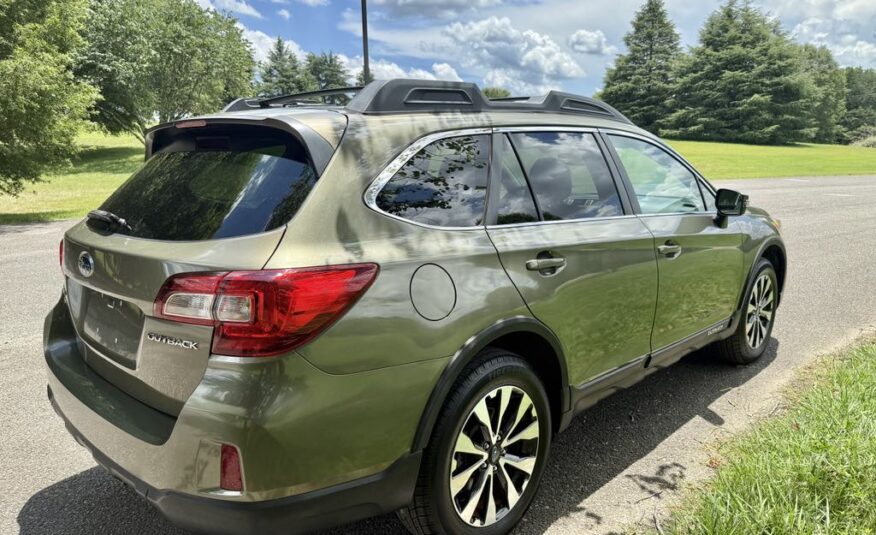2015 Subaru Outback 2.5i Limited      <a href='http://www.carfax.com/VehicleHistory/p/Report.cfx?partner=DVW_1&vin=4S4BSBNC9F3286306'><img src='http://www.carfaxonline.com/assets/subscriber/carfax_free_button.gif' width='120' height='49' border='0'></a>
