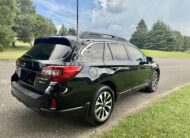 2016 Subaru Outback 2.5i Limited   <a href='http://www.carfax.com/VehicleHistory/p/Report.cfx?partner=DVW_1&vin=4S4BSBNC9G3339815'><img src='http://www.carfaxonline.com/assets/subscriber/carfax_free_button.gif' width='120' height='49' border='0'></a>