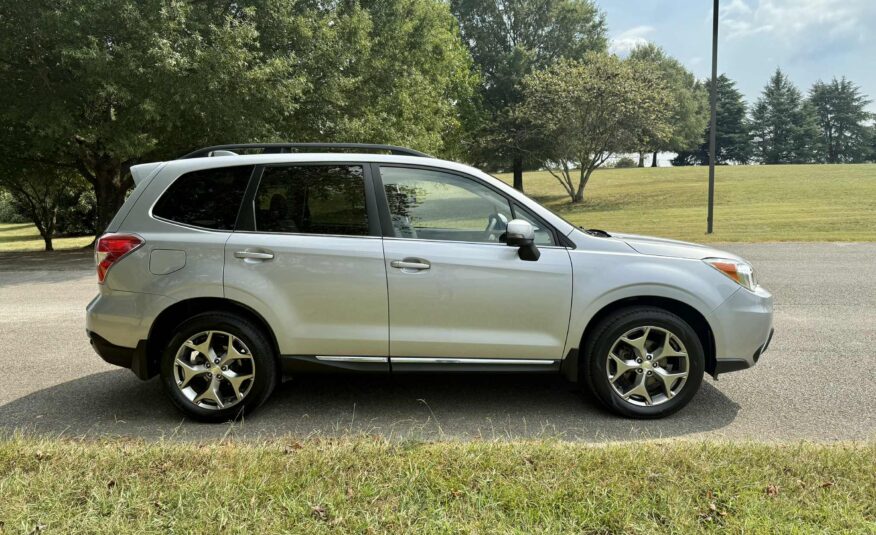 2016 Subaru Forester      <a href='http://www.carfax.com/VehicleHistory/p/Report.cfx?partner=DVW_1&vin=JF2SJAXC6GH426378'><img src='http://www.carfaxonline.com/assets/subscriber/carfax_free_button.gif' width='120' height='49' border='0'></a>
