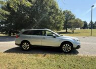 2016 Subaru Outback 2.5i Limited   <a href='http://www.carfax.com/VehicleHistory/p/Report.cfx?partner=DVW_1&vin=4S4BSANC2G3276342'><img src='http://www.carfaxonline.com/assets/subscriber/carfax_free_button.gif' width='120' height='49' border='0'></a>