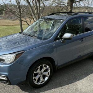 2018 Subaru Forester 2.5i Touring  <a href='http://www.carfax.com/VehicleHistory/p/Report.cfx?partner=DVW_1&vin=JF2SJAWCXJH533314'><img src='http://www.carfaxonline.com/assets/subscriber/carfax_free_button.gif' width='120' height='49' border='0'></a>