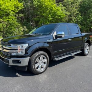 2017 Ford F-150 Lariat Super Crew 4x4 <a href='http://www.carfax.com/VehicleHistory/p/Report.cfx?partner=DVW_1&vin=1FTEW1EG0JKC90326'><img src='http://www.carfaxonline.com/assets/subscriber/carfax_free_button.gif' width='120' height='49' border='0'></a>