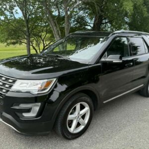 2017 Ford Explorer XLT 4WD – Modern Tech & Comfort! <a href='http://www.carfax.com/VehicleHistory/p/Report.cfx?partner=DVW_1&vin=1FM5K8DH9HGD82008'><img src='http://www.carfaxonline.com/assets/subscriber/carfax_free_button.gif' width='120' height='49' border='0'></a>
