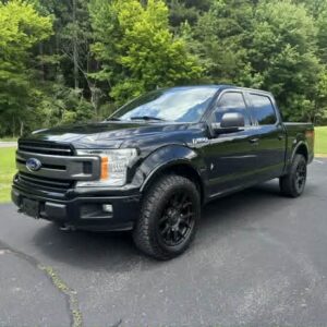2018 Ford F150 Supercrew 4x4 <a href='http://www.carfax.com/VehicleHistory/p/Report.cfx?partner=DVW_1&vin=1FTEW1E58JFD90052'><img src='http://www.carfaxonline.com/assets/subscriber/carfax_free_button.gif' width='120' height='49' border='0'></a>