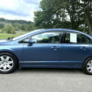 2010 Honda Civic LX <a href='http://www.carfax.com/VehicleHistory/p/Report.cfx?partner=DVW_1&vin=2HGFA1F52AH578700'><img src='http://www.carfaxonline.com/assets/subscriber/carfax_free_button.gif' width='120' height='49' border='0'></a>